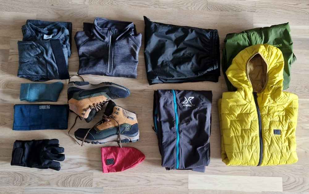 kläder och skor att packa med på vandring